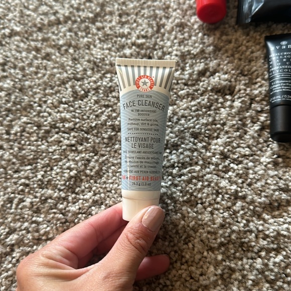 Makeup Bundle Set - Picture 2 of 7